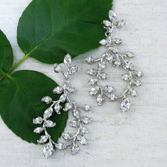 Elizabeth bower Bridal, Vine Chandelier Earrings, Crystal - Picture 1 of 1